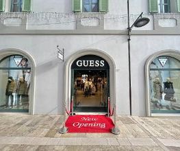 GUESS immagine 1