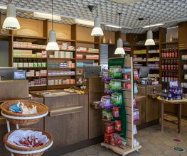 Kreuz-Apotheke Bild 1