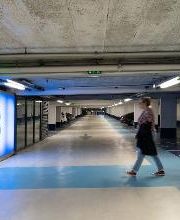 intérieur du parking Porte de Versailles à Paris
