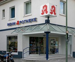 Aussenansicht der Rehm-Apotheke