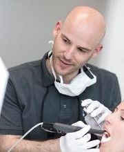 Zahnarzt Dr. Dominic Schmidt Bild 16