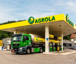 AGROLA Tankstelle & LAVEBA Shop Bennau Bild 1