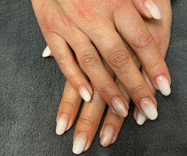 Glow Nail Studio image 1