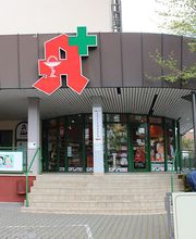 Aussenansicht der Max und Moritz-Apotheke