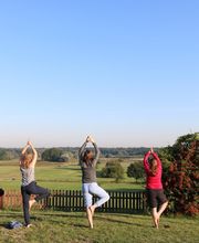 Yoga auf dem Jakobsweg. Jedes Jahr veranstalten wir eine Piilgerfahrt entlang heimischer Jakobswege.