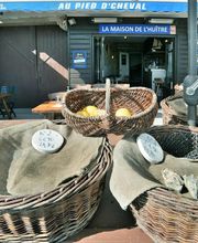 Au Pied D Cheval image 7
