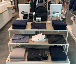 Close Up - Store