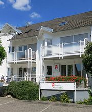 Aussenansicht der Ahorn-Apotheke