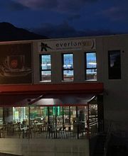 Everlong Pool Billards & More - Sala biliardi Bild 2