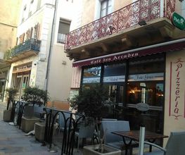Hôtel Des Arcades image 3