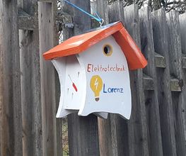 Vogelnistkasten am Holzzaun, Schwabenglanz, 88605 Meßkirch