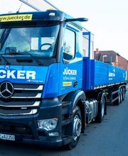 Unsere Fahrzeugflotte bringt Ihre Ware schnell und zuverlässig zum Einsatzort – auch über die Grenzen der Region hinaus.