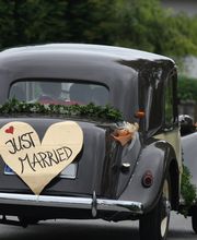 Ein beliebtes Oldtimer Hochzeitsauto, die Gangsterlimousine. Zu mieten u. a. in Karlsruhe und seiner Umgebung: Baden-Baden, Pforzheim, Bad Herrenalb, Ettlingen, Rastatt, Bruchsal, Mannheim, Heidelberg
