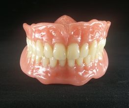 Laboratoire dentaire Jonction Bild 2