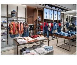 GUESS imagen 5