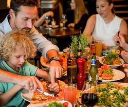 L Osteria gemeinsames Essen mit der Familie