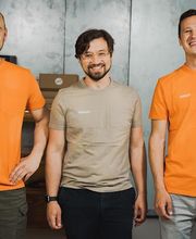 Sooley – Maßgefertigte Einlagen für B2C und B2B

Sooley bietet maßgefertigte Einlagen, die per 3D-Scan mit dem iPhone von zu Hause aus bestellt werden können. Jede Einlage wird in Deutschland von Orthopädieschuhtechnikern gefertigt und weltweit kos