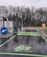 IPLANET Ricarica in sicurezza in modalità ultra fast per tutti i veicoli elettrici.