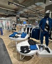 INTERSPORT Voswinkel Limbecker Platz Bild 7