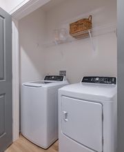 Solay Carnes Crossroads Apartments image 10