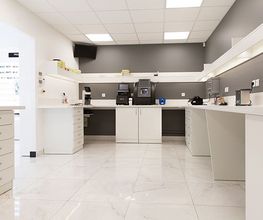 Opticien LAVAL- GRENOUX Optical Center image 2