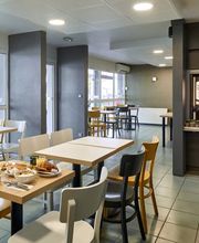 B&B HOTEL Orgeval image 11