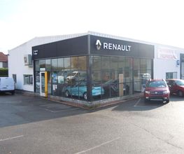 RENAULT Garage Millon image 2
