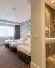 Guest Room with Three Beds