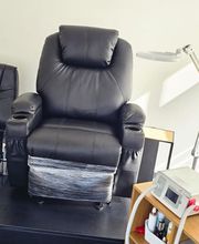 MOÈ Nails & Beauty Komfortabler Sessel in Augsburg für entspannte Beauty-Behandlungen.