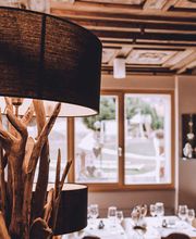 Hotel Restaurant Ronalp
Ronalp-Stübli
Für 20 bis 40 Personen. Eine Attraktion! A la carte-Restaurant; Spezialitäten aus dem sonnigen Wallis und der ganzen Schweiz. Die heimelige Atmosphäre und die Gemütlichkeit laden zum Verweilen ein.