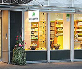 Aussenansicht der Adler Apotheke
