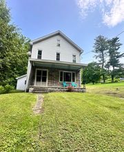 Red Dog Realty NY image 6