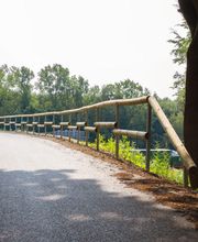Ein Stahl-Holzgeländer von Volkmann & Rossbach für
