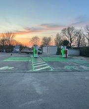 IPLANET Ricarica in sicurezza in modalità ultra fast per tutti i veicoli elettrici.