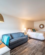 Ocean Glass Inn image 7