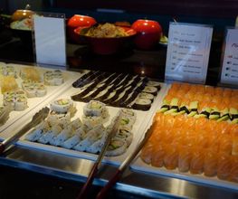 Au Wok Palace image 11