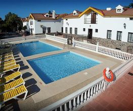 complejo-turistico-los-pinos-piscina-05.jpg