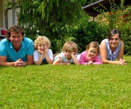 Wir freuen uns auf Ihren Besuch. Familie Weishaupt-Steffelin