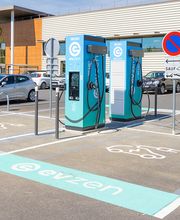 EVzen station de recharge Nogent-sur-Vernisson Super U