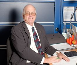 Klaus Bertram - AXA Versicherung Rafael Wolf in Forchheim
