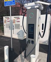 IPLANET Ricarica in sicurezza in modalità ultra fast per tutti i veicoli elettrici.