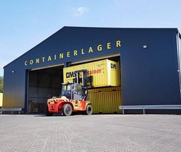 DMS-Containerlager mit Gabelstapler