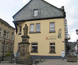 Aussenansicht der Marien-Apotheke