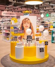 interieur-pharmacie-sun-store-monthey-manor