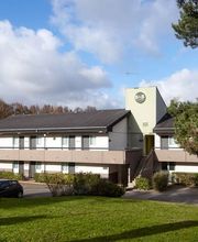 B&B HOTEL Saclay image 3