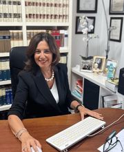 Attenta valutazione di una problematica legale
Lo Studio accoglie i clienti in un clima sereno, ove vengono esaminate tutte le problematiche del caso proposto e poi fornite le soluzioni con assoluta tempestività.
Dopo un’approfondita valutazione degli elementi a disposizione, viene elaborato un piano di consulenza legale in grado di risolvere qualsiasi tipo di contenzioso, sia esso civile, penale, bancario o del lavoro.
Il cliente viene informato in anticipo circa i costi delle competenze, nel rispetto dei principi di chiarezza e trasparenza che il Codice Deontologico Forense pone alla base della professione di avvocato.