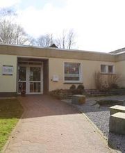 Unsere Kindertageseinrichtung "Saatkorn" ist eingebettet in die Evangelische Kirchengemeinde Emmaus und die Dorfgemeinschaft Hilbeck. Die Trägerschaft liegt beim Evangelischen Kirchenkreis Hamm, der diese Zusammengehörigkeit unterstützt und fördert.
