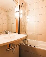 easyHotel Nice Old Town image 11