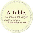 A Table Au Milieu Du Verger