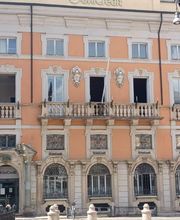 Esteni - Ingresso e Aperture fronte strada